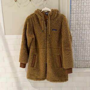 Patagonia Fleece Jacket. Light brown/camel. M.